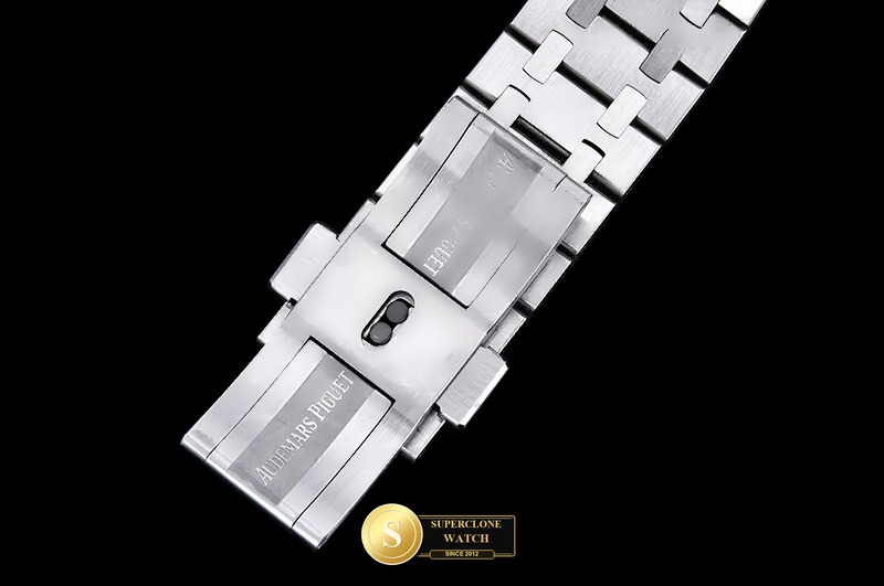 Audemars Piguet Ref. 26240 ZF - Crown Guard & Dial Lume Verification (Photo 12 of 24)