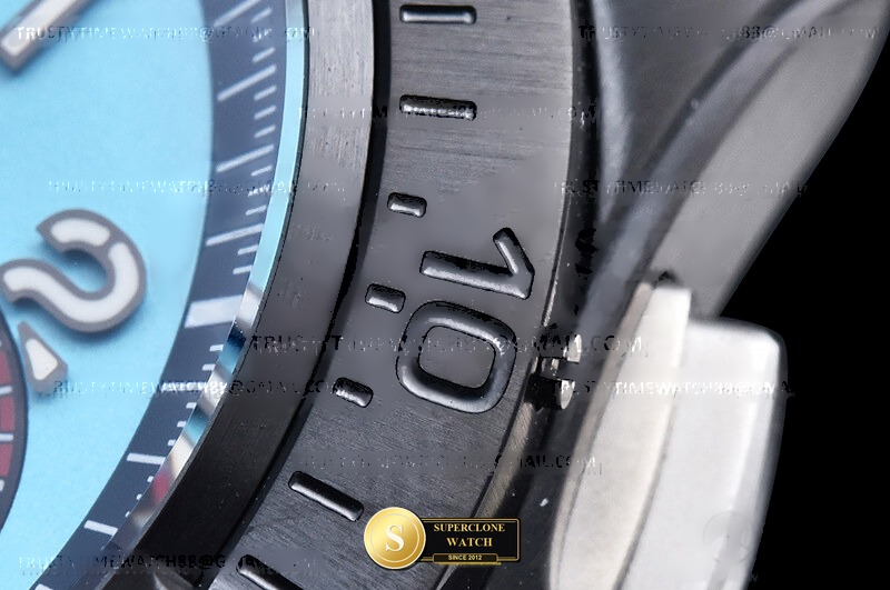 Breitling Ref. BSW0524A ASIAN - On-Wrist Presence & Case Thickness View (Photo 9 of 27)