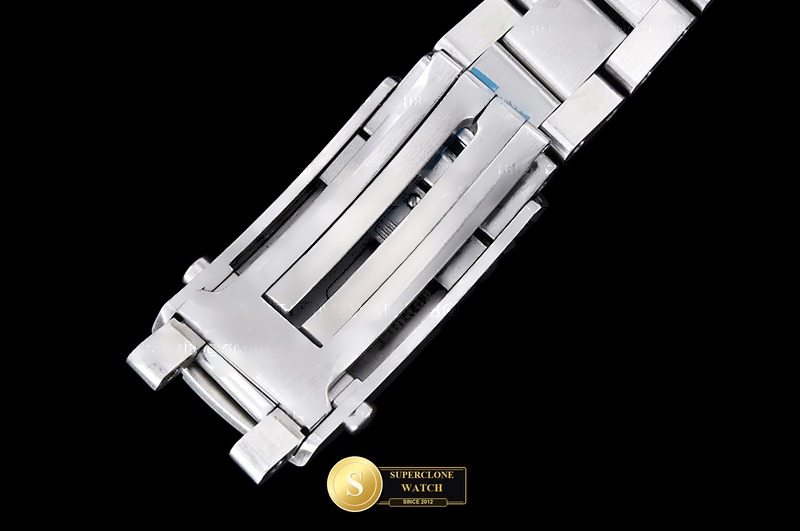 Breitling Ref. BSW0525C ASIAN - Crown Guard & Dial Lume Verification (Photo 16 of 24)
