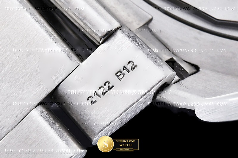 Breitling Ref. BSW0525C ASIAN - Crown Guard & Dial Lume Verification (Photo 18 of 24)
