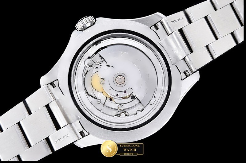 Breitling Ref. BSW0525C ASIAN - On-Wrist Presence & Case Thickness View (Photo 21 of 24)