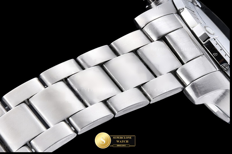 Breitling Ref. BSW0530B ASIAN - Crown Guard & Dial Lume Verification (Photo 12 of 22)