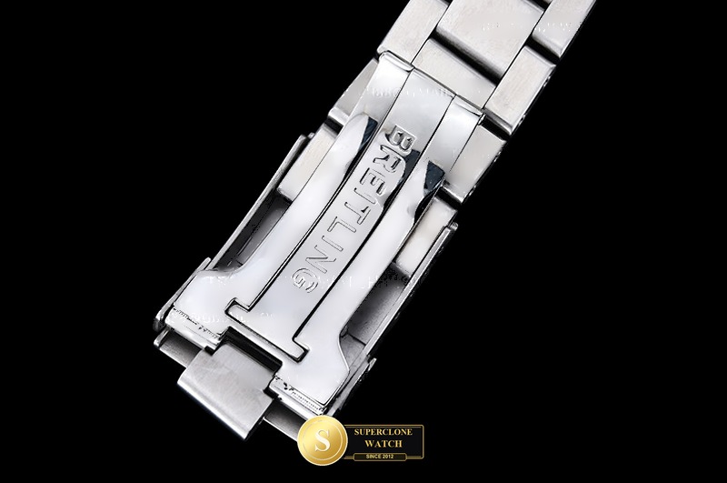 Breitling Ref. BSW0530B ASIAN - On-Wrist Presence & Case Thickness View (Photo 15 of 22)