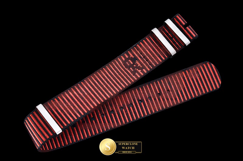 Breitling Ref. BSW0532F TF - On-Wrist Presence & Case Thickness View (Photo 23 of 24)