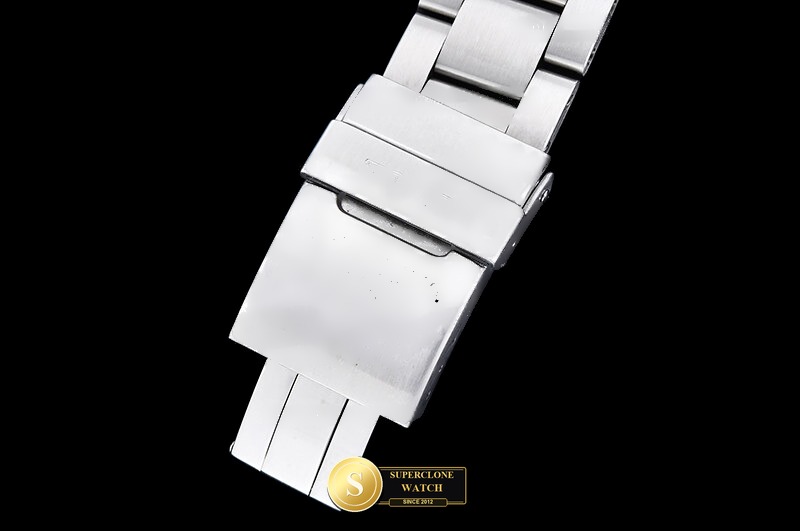 Breitling Ref. BSW0534C TF - Crown Guard & Dial Lume Verification (Photo 14 of 24)