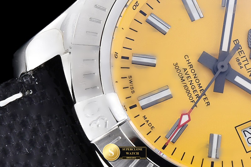 Breitling Ref. BSW0535B TF - On-Wrist Presence & Case Thickness View (Photo 7 of 23)