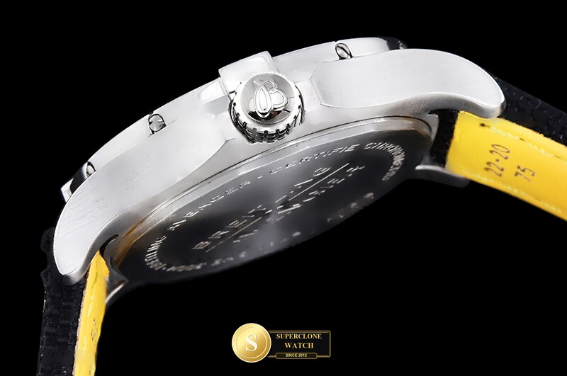 Breitling Ref. BSW0535B TF - On-Wrist Presence & Case Thickness View (Photo 13 of 23)