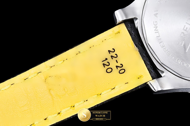 Breitling Ref. BSW0535B TF - On-Wrist Presence & Case Thickness View (Photo 17 of 23)