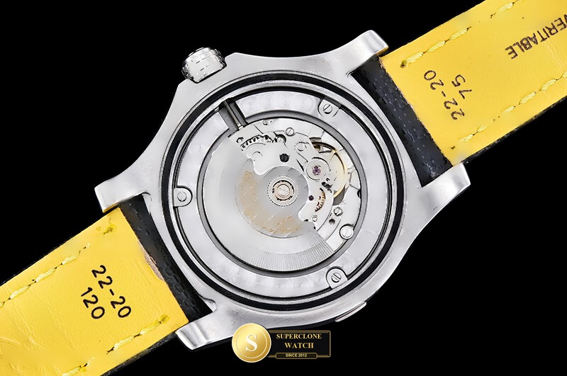 Breitling Ref. BSW0535B TF - On-Wrist Presence & Case Thickness View (Photo 21 of 23)