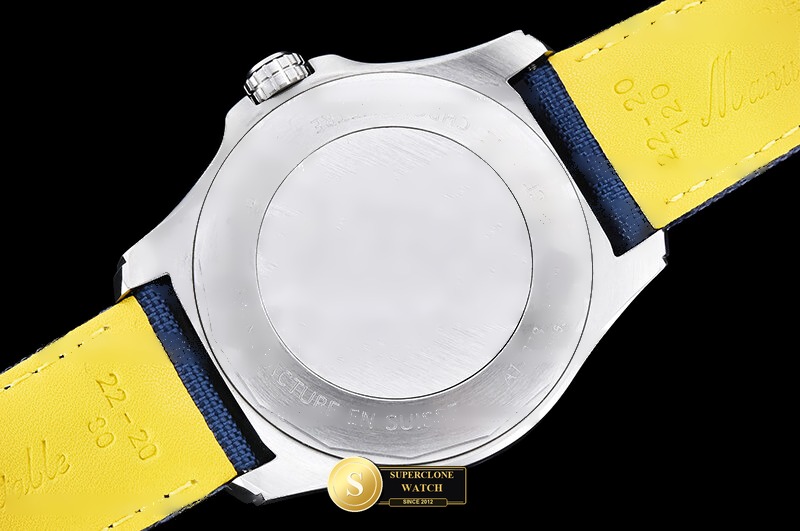 Breitling Ref. BSW0540B OXF - On-Wrist Presence & Case Thickness View (Photo 17 of 24)