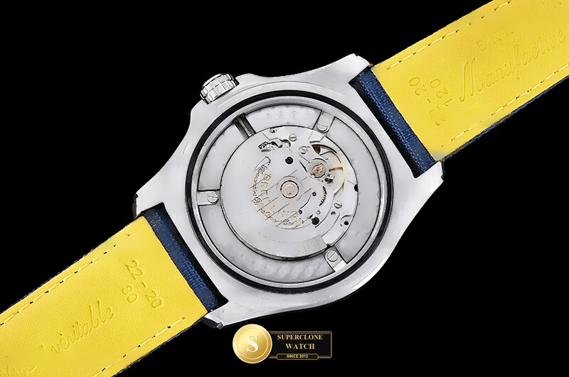Breitling Ref. BSW0540B OXF - On-Wrist Presence & Case Thickness View (Photo 21 of 24)