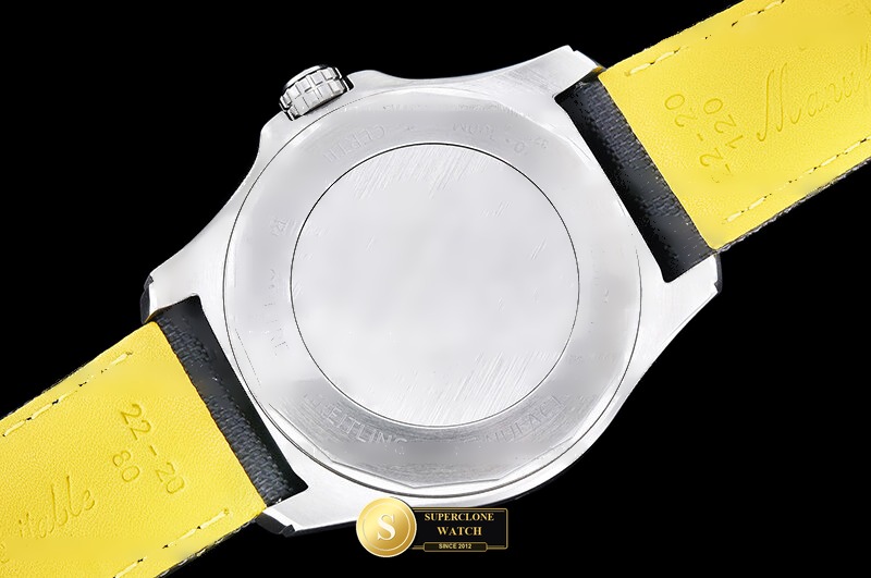 Breitling Ref. BSW0541C OXF - On-Wrist Presence & Case Thickness View (Photo 17 of 24)
