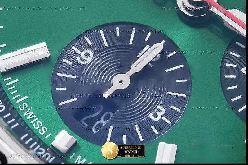 Breitling Ref. BSW0542E TF - On-Wrist Presence & Case Thickness View (Photo 9 of 24)