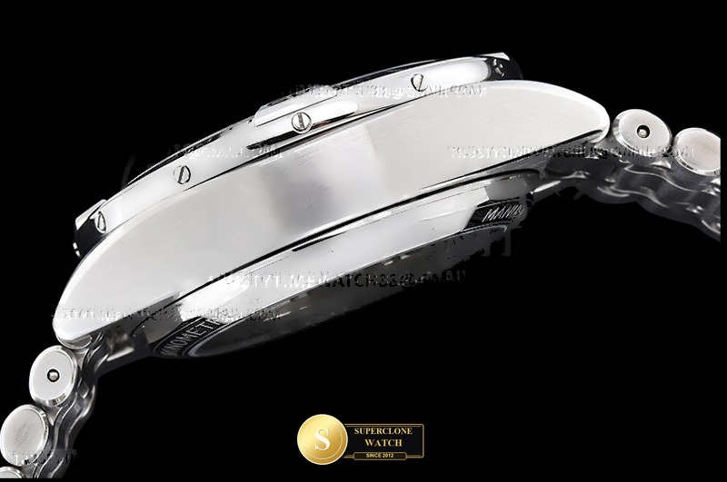Breitling Ref. BSW0542E TF - On-Wrist Presence & Case Thickness View (Photo 17 of 24)
