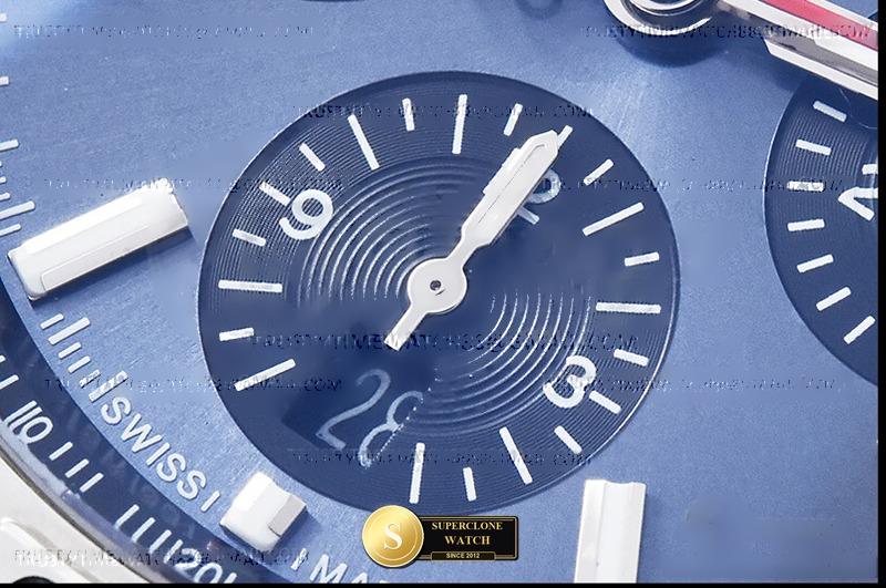 Breitling Ref. BSW0542F TF - On-Wrist Presence & Case Thickness View (Photo 9 of 24)