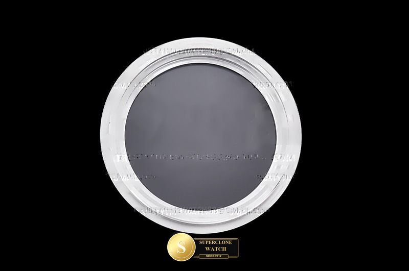 Breitling Ref. BSW0542F TF - On-Wrist Presence & Case Thickness View (Photo 23 of 24)