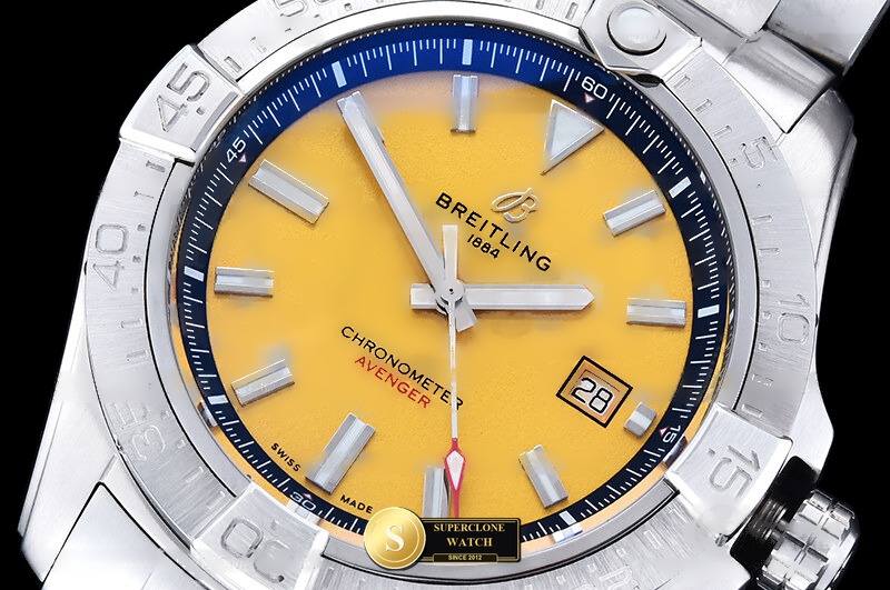 Breitling Ref. BSW0546B OXF - Lug-to-Lug & Rehaut Engraving View (Photo 5 of 22)