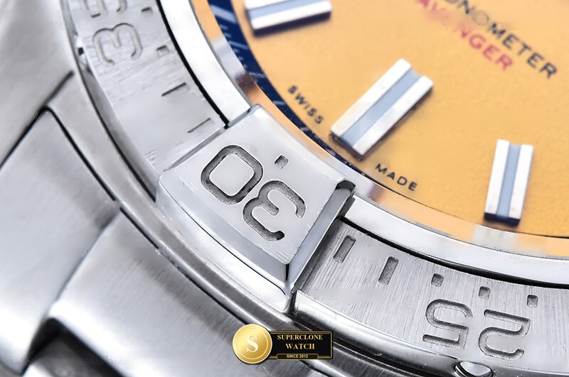 Breitling Ref. BSW0546B OXF - On-Wrist Presence & Case Thickness View (Photo 9 of 22)