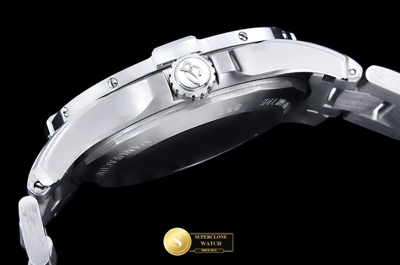 Breitling Ref. BSW0546B OXF - Crown Guard & Dial Lume Verification (Photo 16 of 22)