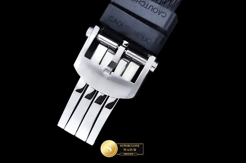 Breitling Ref. BSW0550E OXF - On-Wrist Presence & Case Thickness View (Photo 13 of 31)