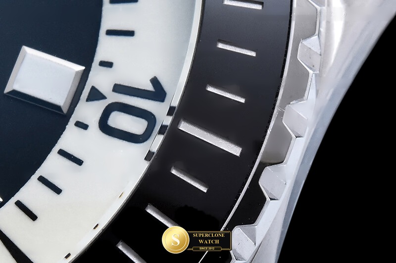 Breitling Ref. BSW0551D BLF - On-Wrist Presence & Case Thickness View (Photo 11 of 25)