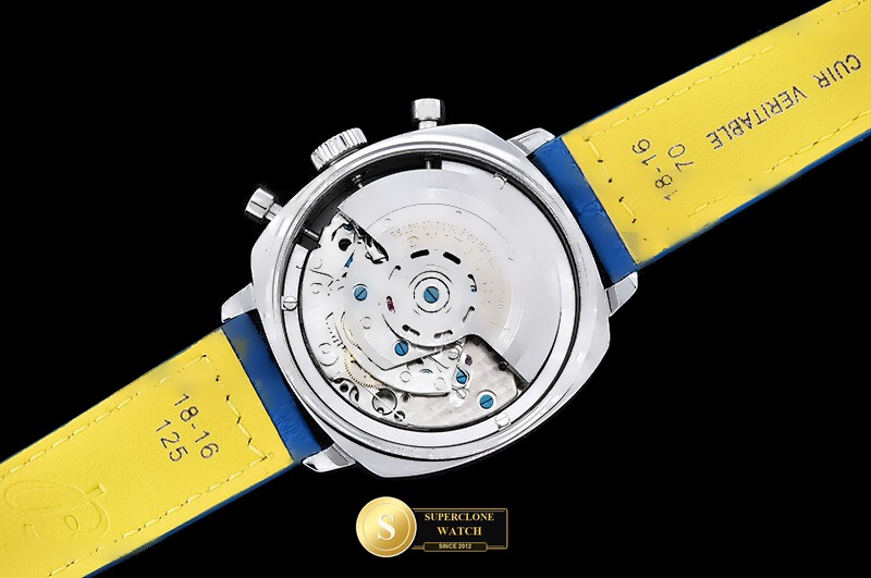 Breitling Ref. BSW0552A BLF - On-Wrist Presence & Case Thickness View (Photo 19 of 23)