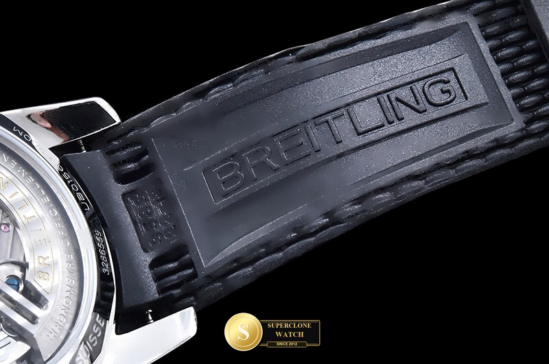 Breitling Ref. BSW0553D OXF - On-Wrist Presence & Case Thickness View (Photo 15 of 24)