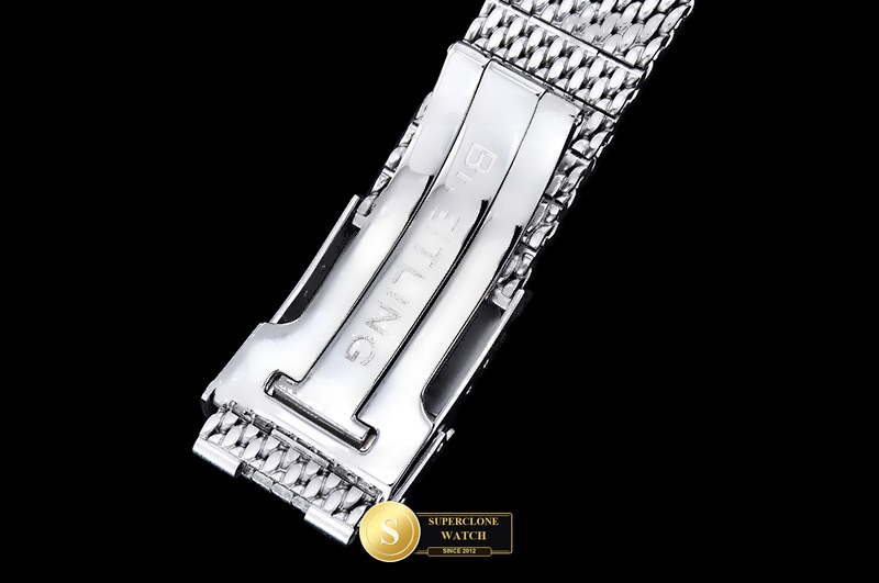 Breitling Ref. BSW0554C BLF - On-Wrist Presence & Case Thickness View (Photo 13 of 23)