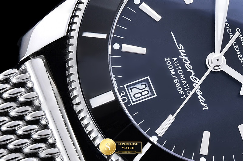 Breitling Ref. BSW0549A OXF - On-Wrist Presence & Case Thickness View (Photo 7 of 23)