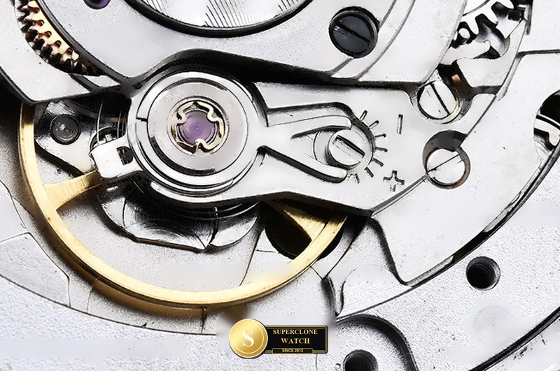Breitling Ref. BSW0554G BLF - On-Wrist Presence & Case Thickness View (Photo 21 of 23)