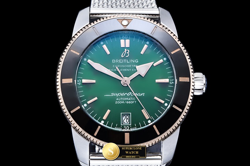 Breitling Ref. BSW0554H BLF - Clasp & Solid 904L Bracelet Detail (Photo 3 of 23)