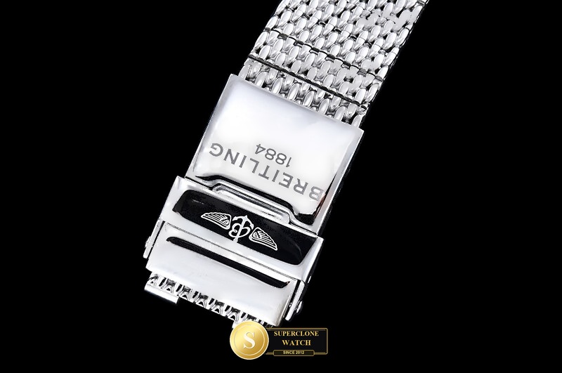 Breitling Ref. BSW0554I BLF - On-Wrist Presence & Case Thickness View (Photo 11 of 23)