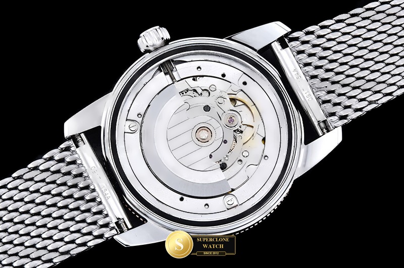Breitling Ref. BSW0554I BLF - On-Wrist Presence & Case Thickness View (Photo 19 of 23)