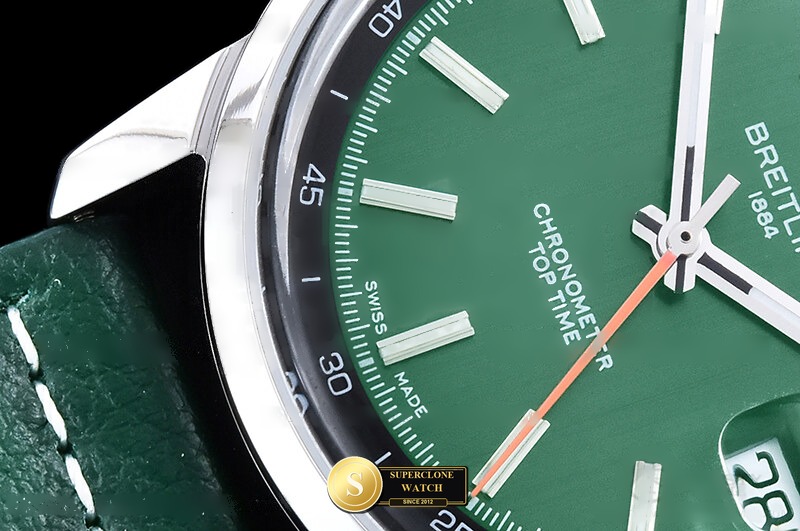 Breitling Ref. BSW0555C BLF - On-Wrist Presence & Case Thickness View (Photo 7 of 25)