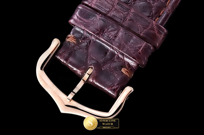 Cartier Ref. CAR0586C AF - On-Wrist Presence & Case Thickness View (Photo 11 of 26)