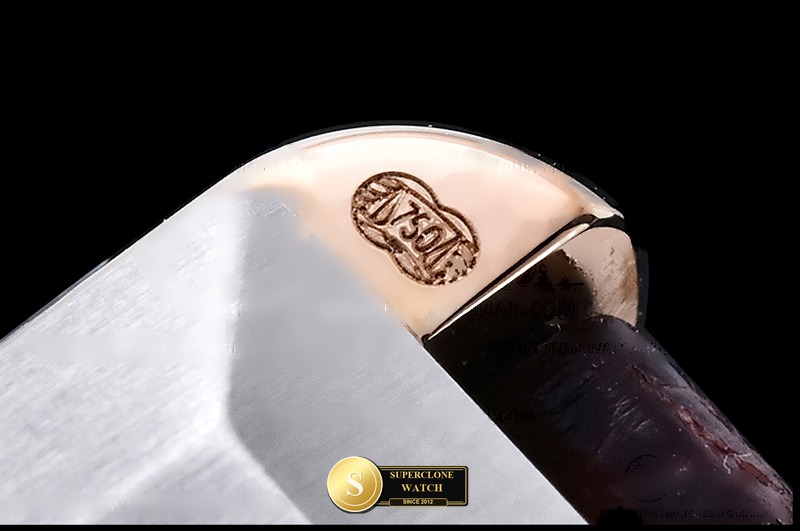 Cartier Ref. CAR0586C AF - On-Wrist Presence & Case Thickness View (Photo 25 of 26)