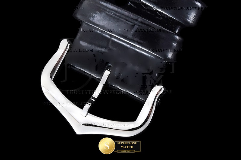 Cartier Ref. CAR0624A 8848F - On-Wrist Presence & Case Thickness View (Photo 9 of 18)