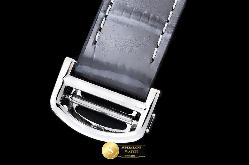 Cartier Ref. CAR0641G RICH - On-Wrist Presence & Case Thickness View (Photo 9 of 19)