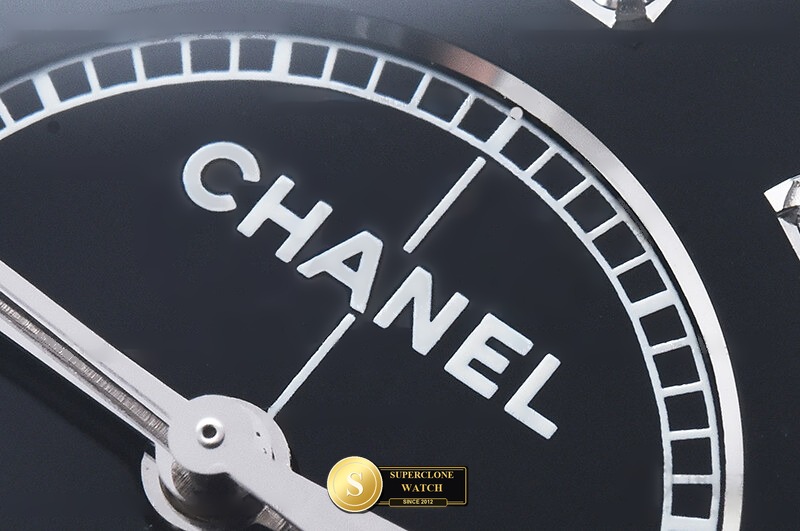 Chanel Ref. CHA026B HT - On-Wrist Presence & Case Thickness View (Photo 9 of 22)