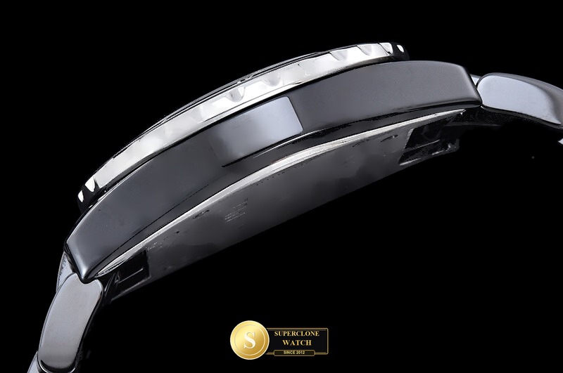 Chanel Ref. CHA026B HT - On-Wrist Presence & Case Thickness View (Photo 13 of 22)