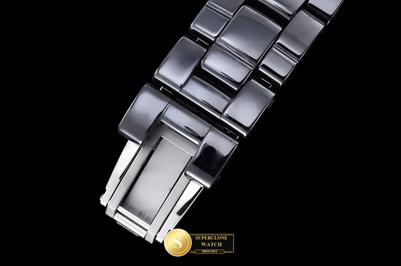 Chanel Ref. CHA026B HT - On-Wrist Presence & Case Thickness View (Photo 15 of 22)