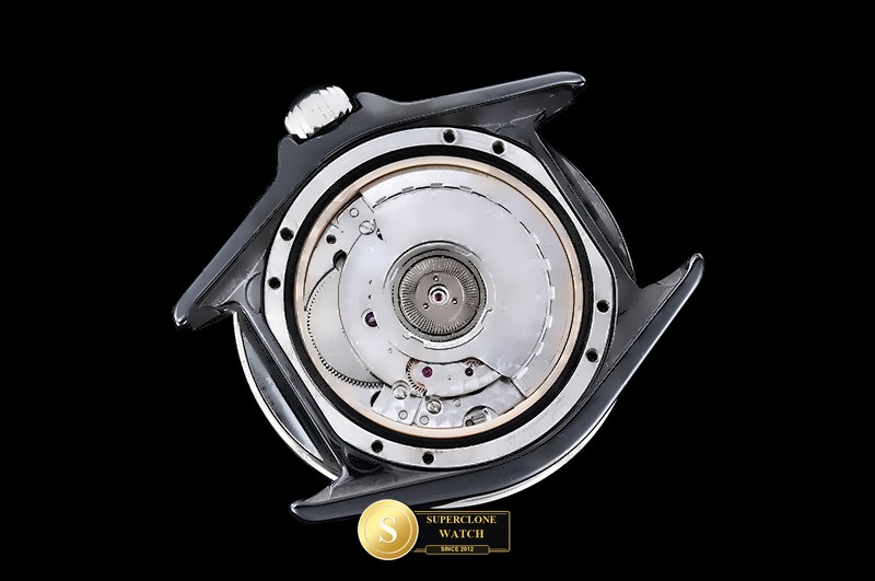 Chanel Ref. CHA026B HT - On-Wrist Presence & Case Thickness View (Photo 19 of 22)