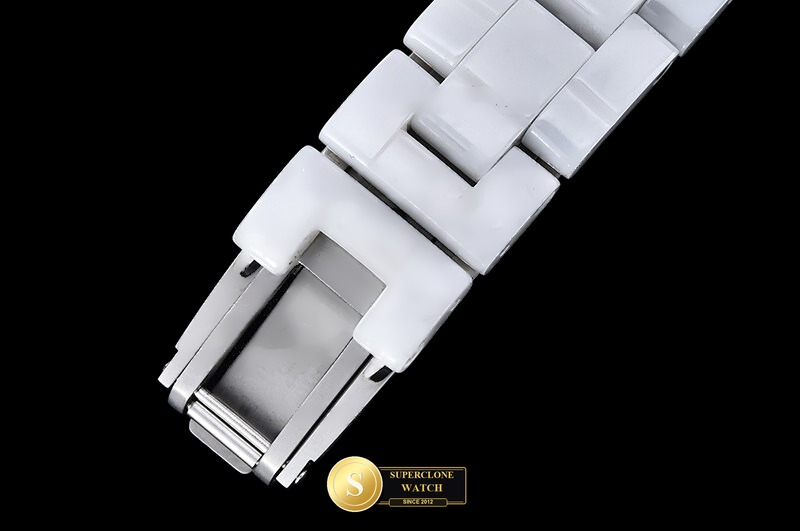 Chanel Ref. CHA027C HT - On-Wrist Presence & Case Thickness View (Photo 15 of 21)