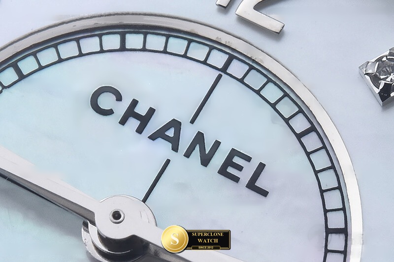 Chanel Ref. CHA027E HT - On-Wrist Presence & Case Thickness View (Photo 9 of 21)