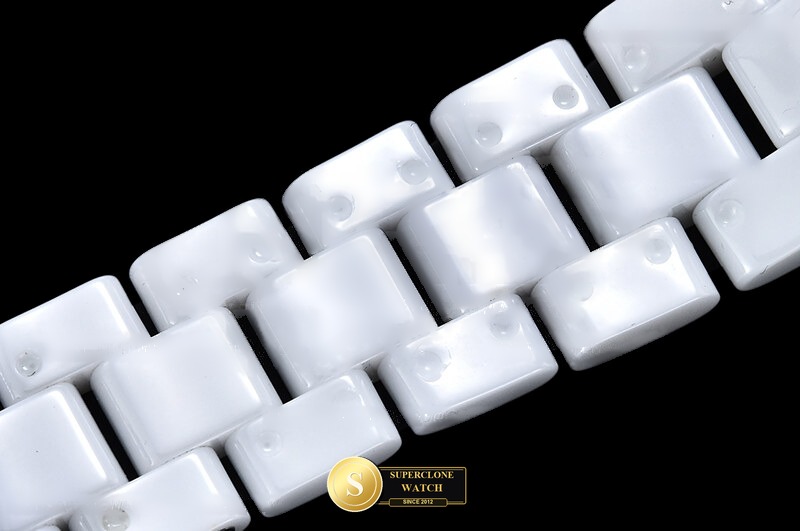 Chanel Ref. CHA027E HT - On-Wrist Presence & Case Thickness View (Photo 17 of 21)