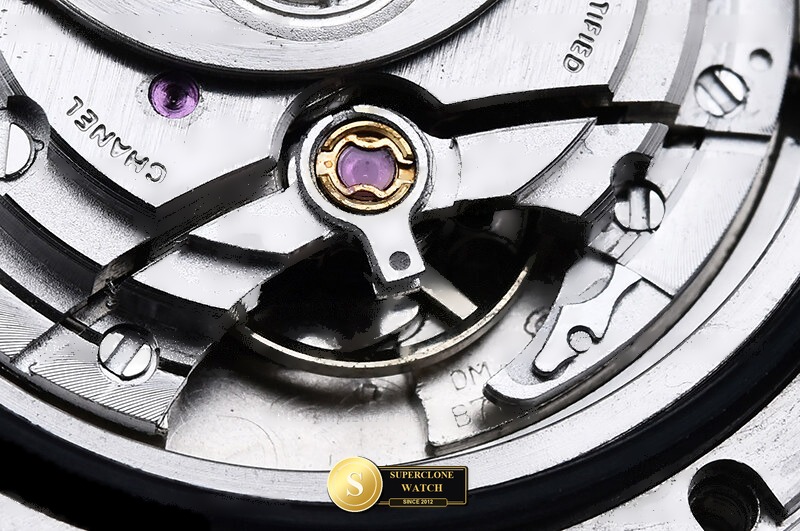 Chanel Ref. CHA028B HT - On-Wrist Presence & Case Thickness View (Photo 17 of 22)
