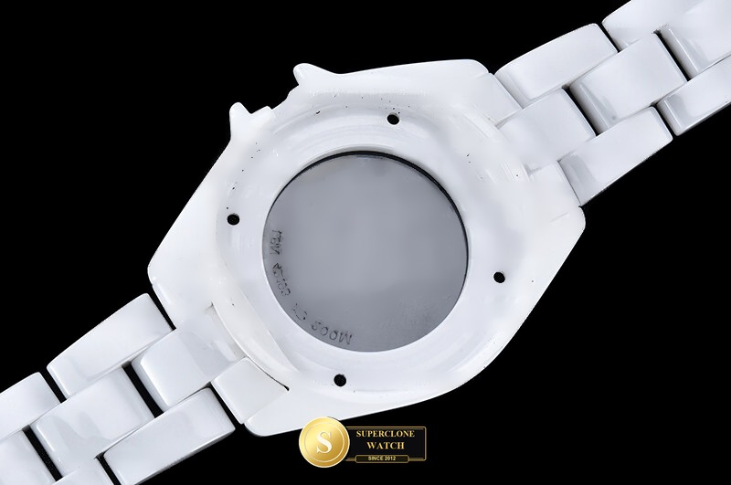Chanel Ref. CHA028B HT - On-Wrist Presence & Case Thickness View (Photo 21 of 22)