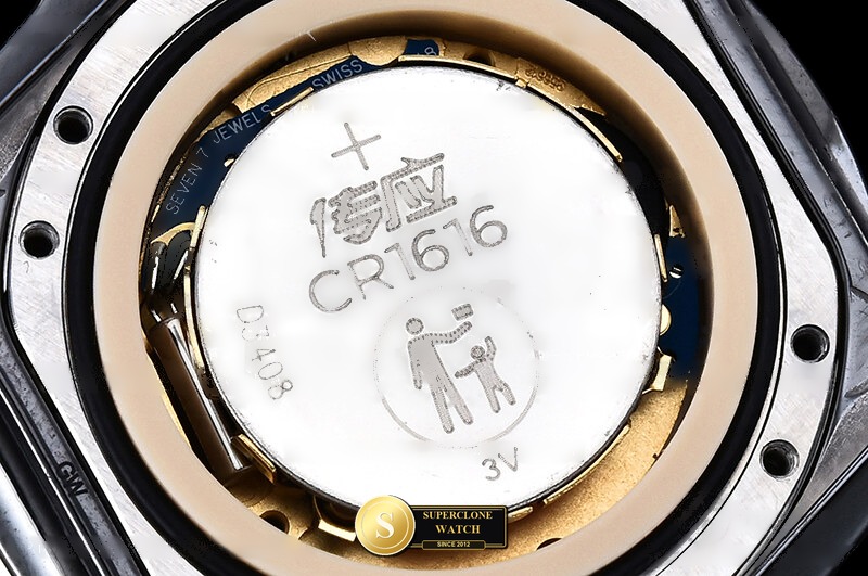 Chanel Ref. CHA028C HT - On-Wrist Presence & Case Thickness View (Photo 19 of 20)