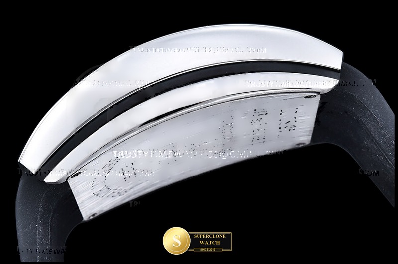 Franck Muller Ref. FM196A ABF - On-Wrist Presence & Case Thickness View (Photo 15 of 21)