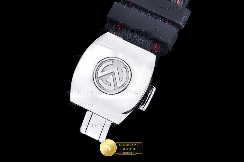 Franck Muller Ref. FM196B ABF - On-Wrist Presence & Case Thickness View (Photo 11 of 21)